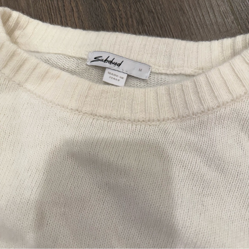 Subdued Bow Sweater - Picture 3 of 3